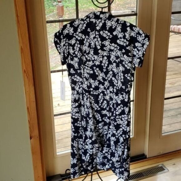Calvin Klein Floral 100% Rayon Capped Sleeve Full Button Belt Loops Sz. 4 Dress - Picture 2 of 12